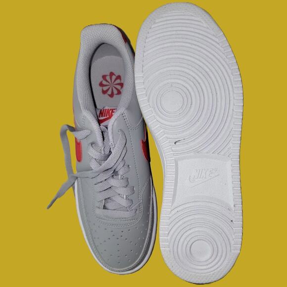 New Nike Court Vision Lo Next Nature Wolf Grey/University Red Shoes, Size 9.5W - Picture 5 of 5